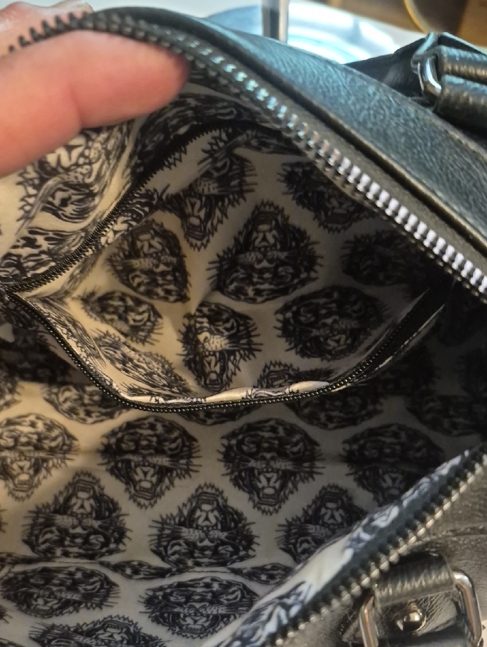 Ed Hardy Black Crossbody Bag .NWT - Picture 9 of 10